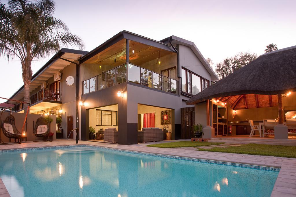 Miles B&B Guest House Oudtshoorn Exteriör bild
