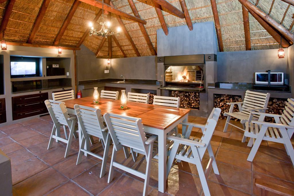Miles B&B Guest House Oudtshoorn Exteriör bild