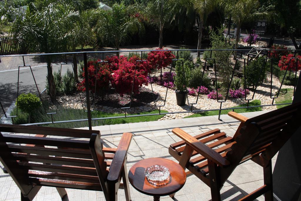 Miles B&B Guest House Oudtshoorn Exteriör bild