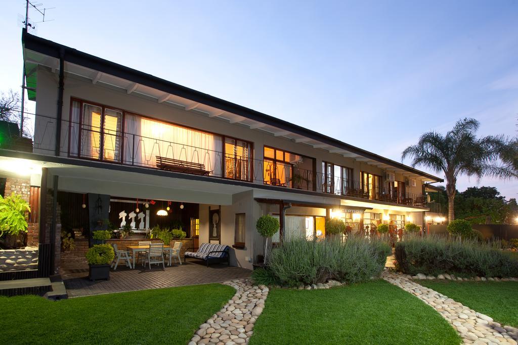 Miles B&B Guest House Oudtshoorn Exteriör bild